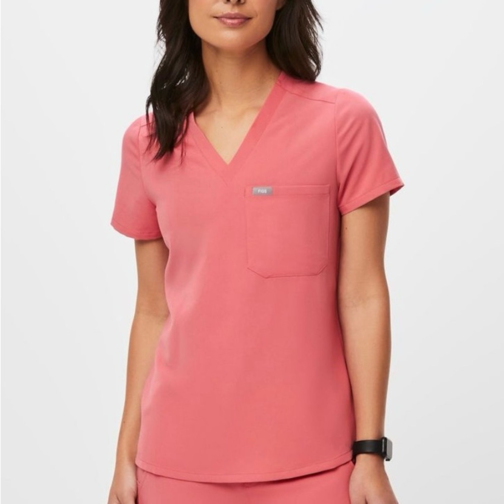 women's Desert
Rose Catarina™ - Petite Scrub Top - M
/ Desert Rose